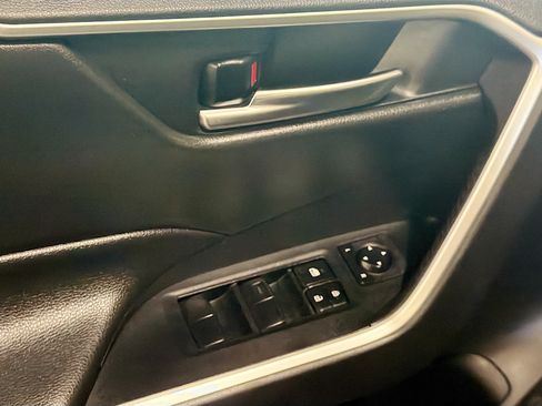 Used 2019 Toyota RAV4 XLE w/ Convenience Package AWD/4WD image 15