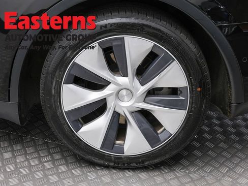 Used 2021 Tesla Model Y Long Range AWD/4WD image 8