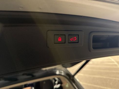 Used 2020 Subaru Forester Limited image 24