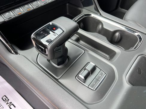 Used 2026 GMC Sierra 1500 AT4 w/ AT4 Premium Package AWD/4WD image 36