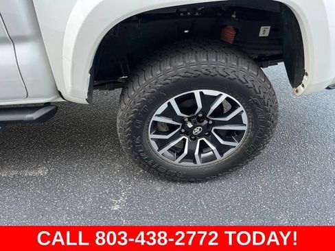 Used 2021 Toyota Tacoma TRD Sport w/ Technology Package AWD/4WD image 31