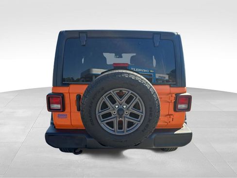 Used 2025 Jeep Wrangler Unlimited Sport AWD/4WD image 5