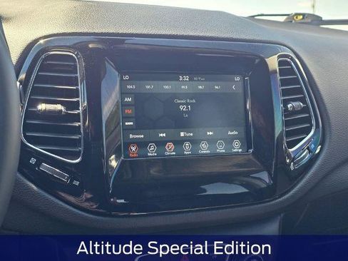 Used 2021 Jeep Compass Latitude AWD/4WD image 22