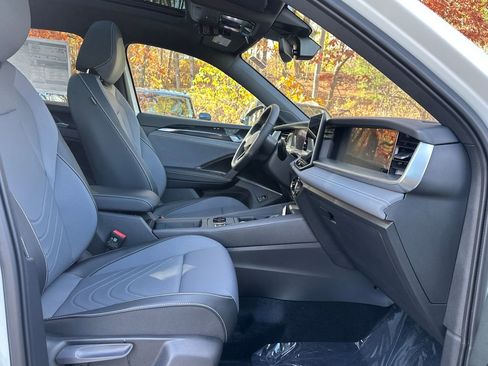 New 2026 Volkswagen Tiguan SE R-Line image 15