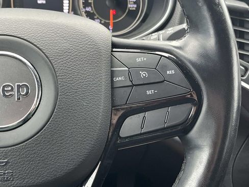 Used 2020 Jeep Cherokee Latitude Plus image 18