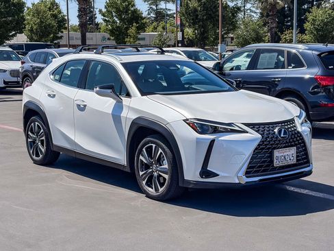 Used 2025 Lexus UX 300h FWD w/ Accessory Package (Z2) image 5