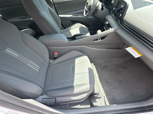 Certified 2025 Hyundai Elantra Sport image 13