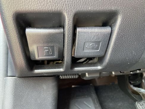 Used 2022 Toyota RAV4 XLE AWD/4WD image 50