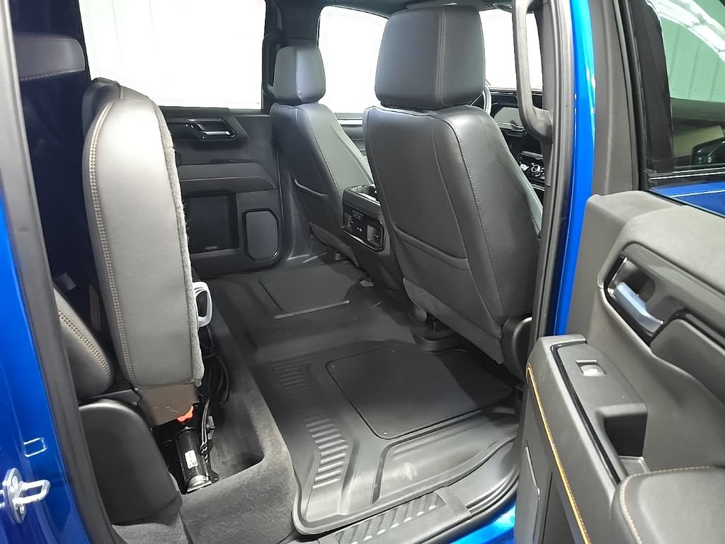 Used 2023 GMC Sierra 1500 AT4 w/ Technology Package AWD/4WD image 19