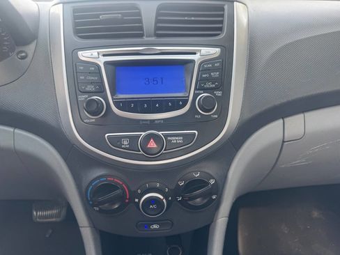 Used 2013 Hyundai Accent GLS FWD image 21