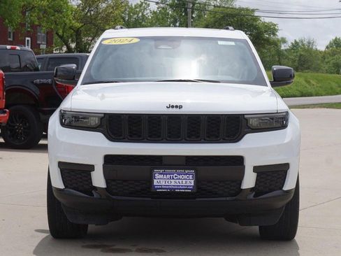 Used 2024 Jeep Grand Cherokee L Altitude AWD/4WD image 8