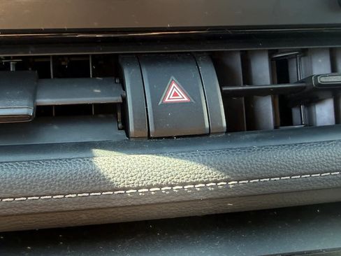 Used 2019 Toyota RAV4 XLE image 7