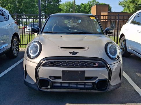 Used 2022 MINI Cooper S w/ Driver Assistance Package FWD image 3