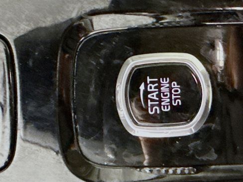 Used 2024 Volvo XC60 B5 Ultimate w/ Protection Package Premier image 21