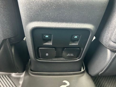 Certified 2024 Ford Bronco Black Diamond image 18