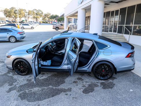 Used 2024 Honda Accord Sport image 11