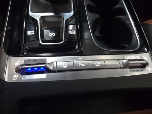 Certified 2022 Kia Carnival SX Prestige FWD image 26