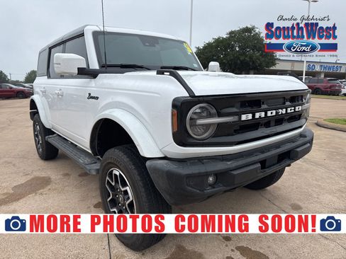 Used 2024 Ford Bronco Outer Banks AWD/4WD image 1