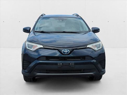 Used 2018 Toyota RAV4 LE Plus image 2
