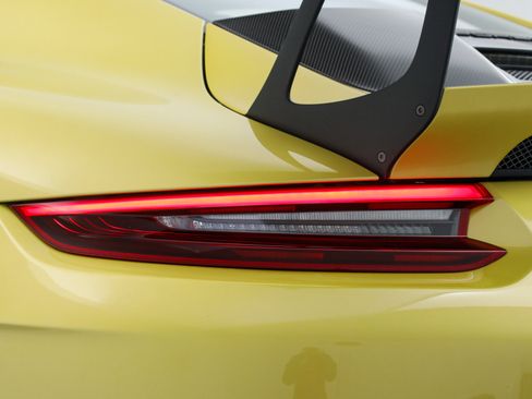 Used 2018 Porsche 911 GT2 RS image 18