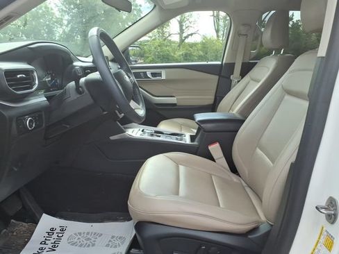 Used 2023 Ford Explorer XLT w/ Equipment Group 202A AWD/4WD image 13