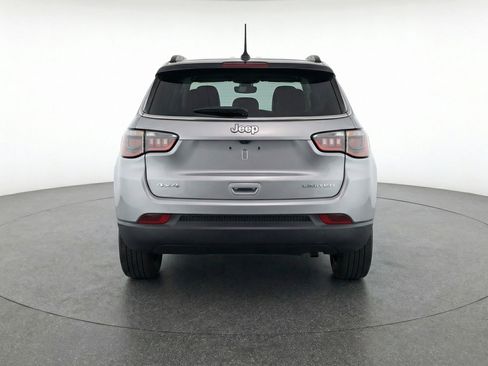 Used 2025 Jeep Compass Limited image 7