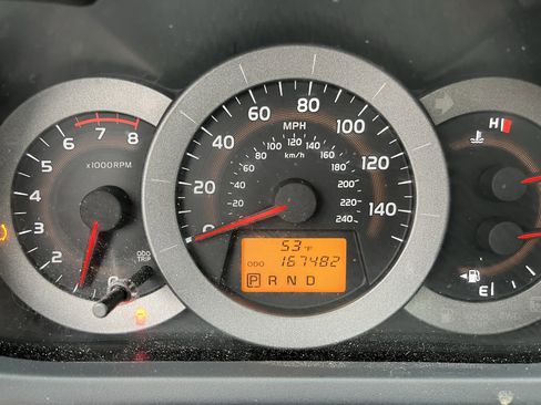 Used 2009 Toyota RAV4 Limited image 12