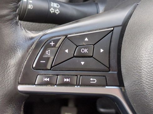 Used 2018 Nissan Rogue SL image 22