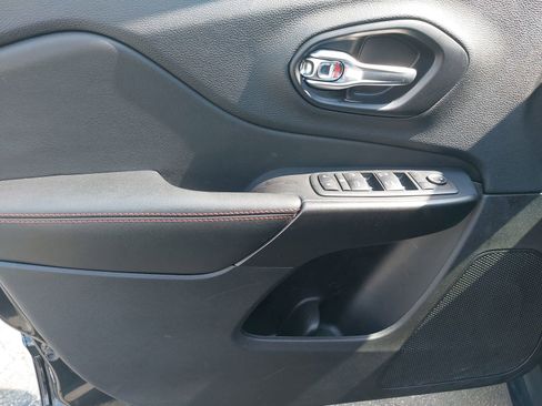 Used 2020 Jeep Cherokee Trailhawk w/ Cold Weather Group image 22