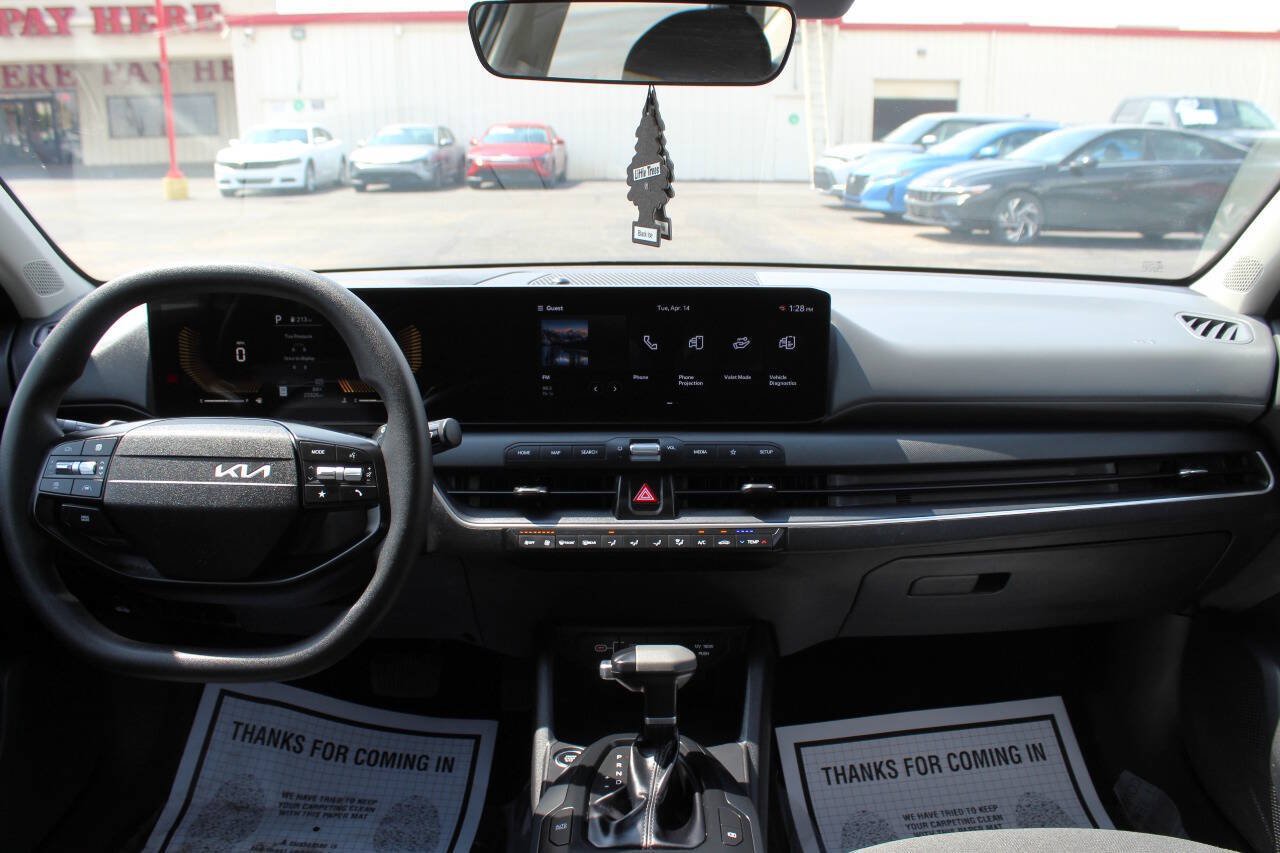 Used 2025 Kia K4 FWD image 19