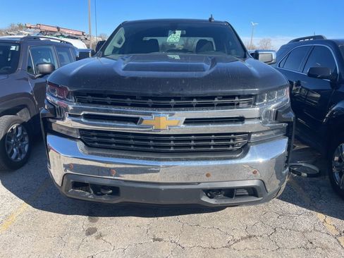 Used 2020 Chevrolet Silverado 1500 LT w/ Trailering Package image 2