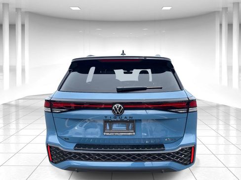 New 2026 Volkswagen Tiguan SE R-Line AWD/4WD image 3
