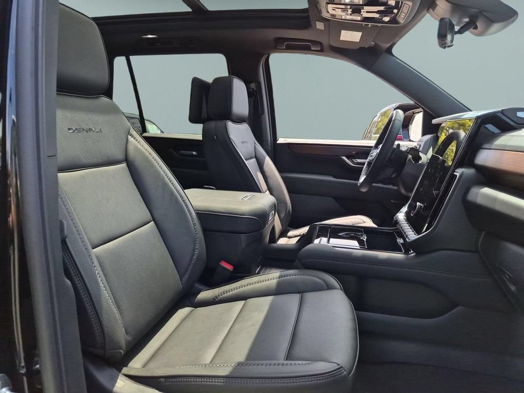 New 2026 GMC Yukon Denali w/ Advanced Technology Package AWD/4WD image 27