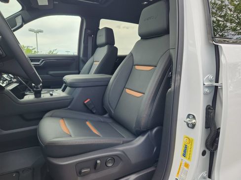 New 2026 GMC Sierra 1500 AT4 w/ Technology Package AWD/4WD image 4