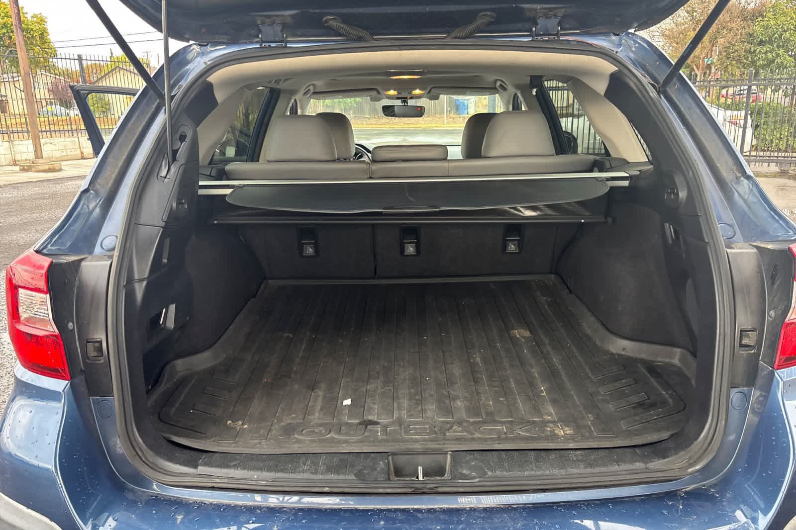 Used 2019 Subaru Outback 2.5i Limited AWD/4WD image 16