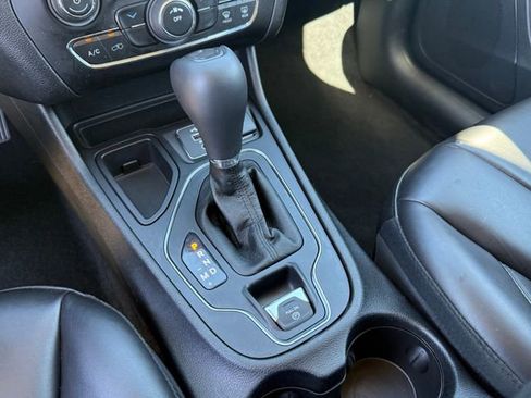 Used 2021 Jeep Cherokee Latitude Plus w/ Sun & Sound Group image 22