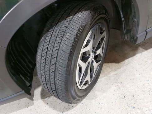 Used 2024 Subaru Forester Premium AWD/4WD image 31