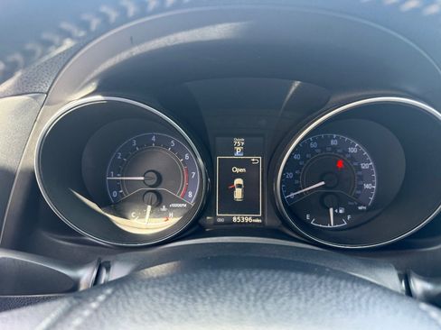 Used 2018 Toyota Corolla iM w/ Carpet Mat Package (TMS) FWD image 27