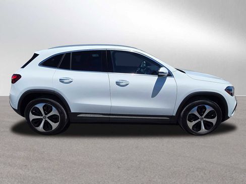 New 2025 Mercedes-Benz GLA 250 4MATIC image 8