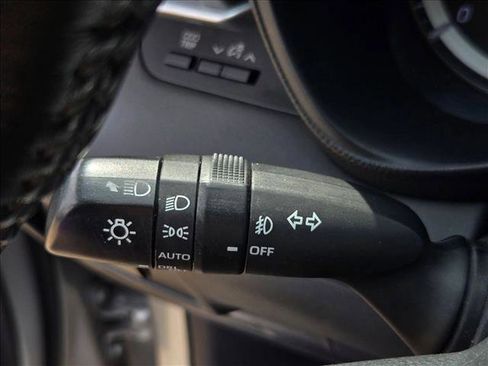Used 2023 Toyota Highlander LE AWD/4WD image 14