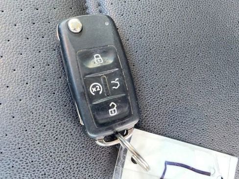 Used 2022 Volkswagen Passat 2.0T image 24