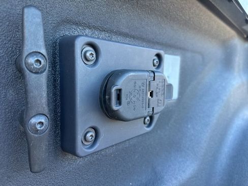 Used 2024 RAM 2500 Tradesman w/ Chrome Appearance Group image 13