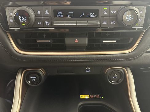 Used 2024 Toyota Grand Highlander AWD Hybrid image 42