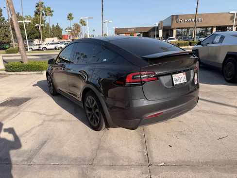 Used 2024 Tesla Model X image 3