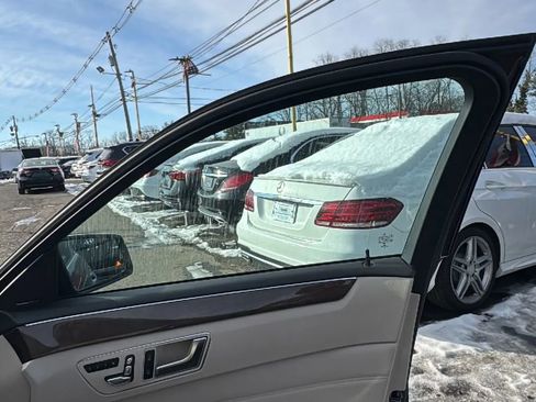 Used 2016 Mercedes-Benz E 350 Sedan image 16