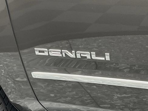Certified 2019 GMC Yukon Denali w/ Denali Ultimate Package AWD/4WD image 38
