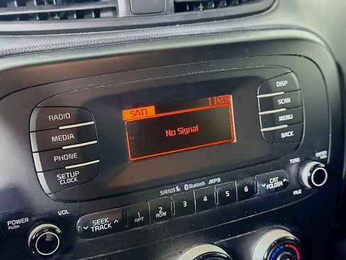 Used 2016 Kia Soul FWD image 27