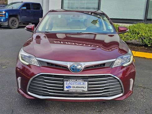 Used 2016 Toyota Avalon Limited image 2