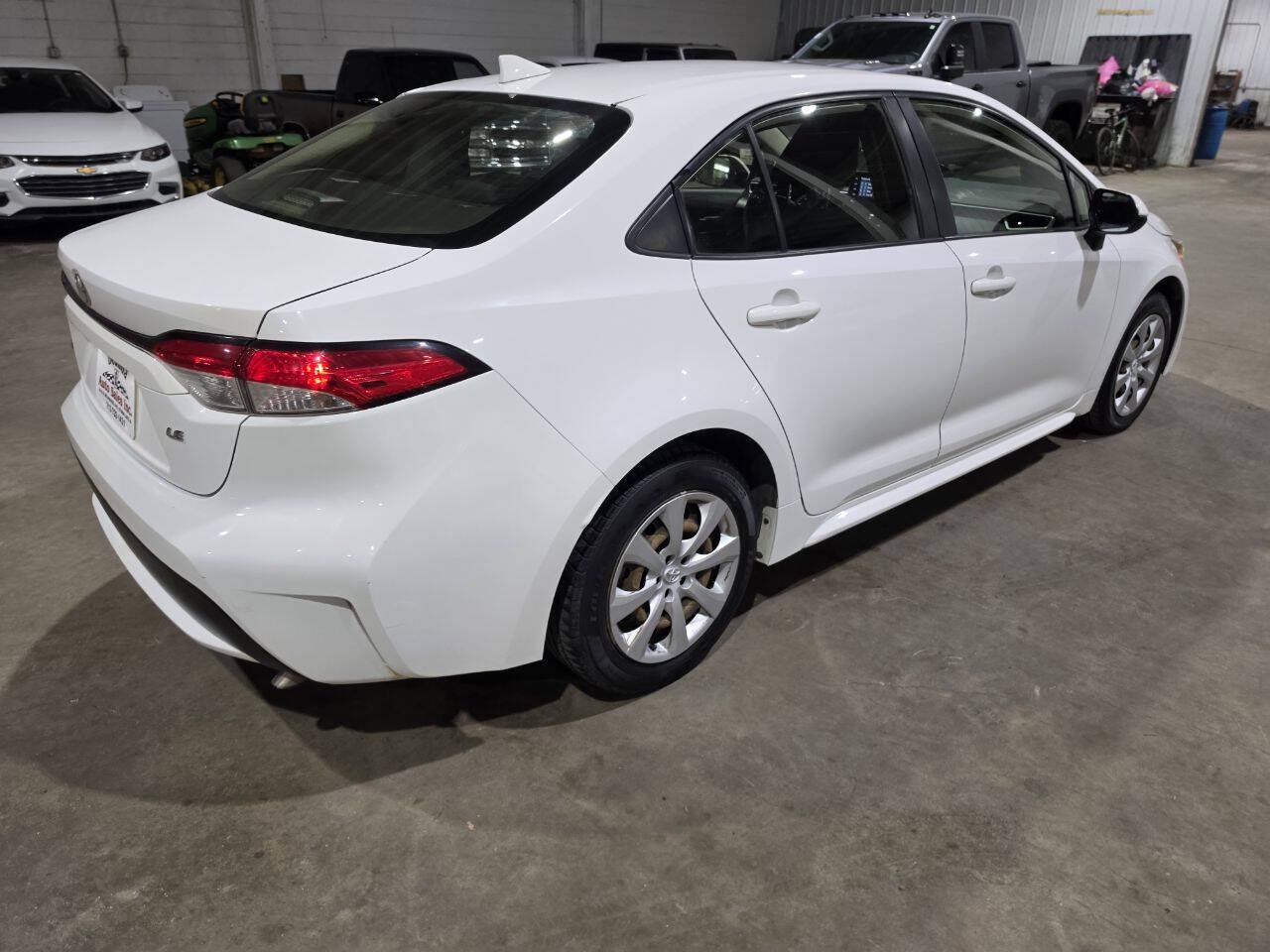 Used 2020 Toyota Corolla LE FWD image 12