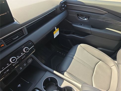 New 2026 Honda Pilot Touring image 25